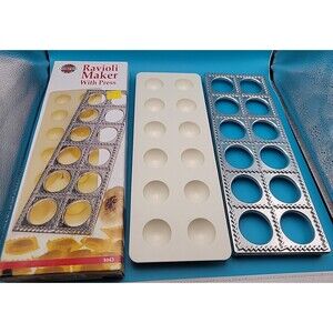 NORPRO Ravioli Maker With Press #1043 ~ Makes 12 Ravioli ~ Easy To Make